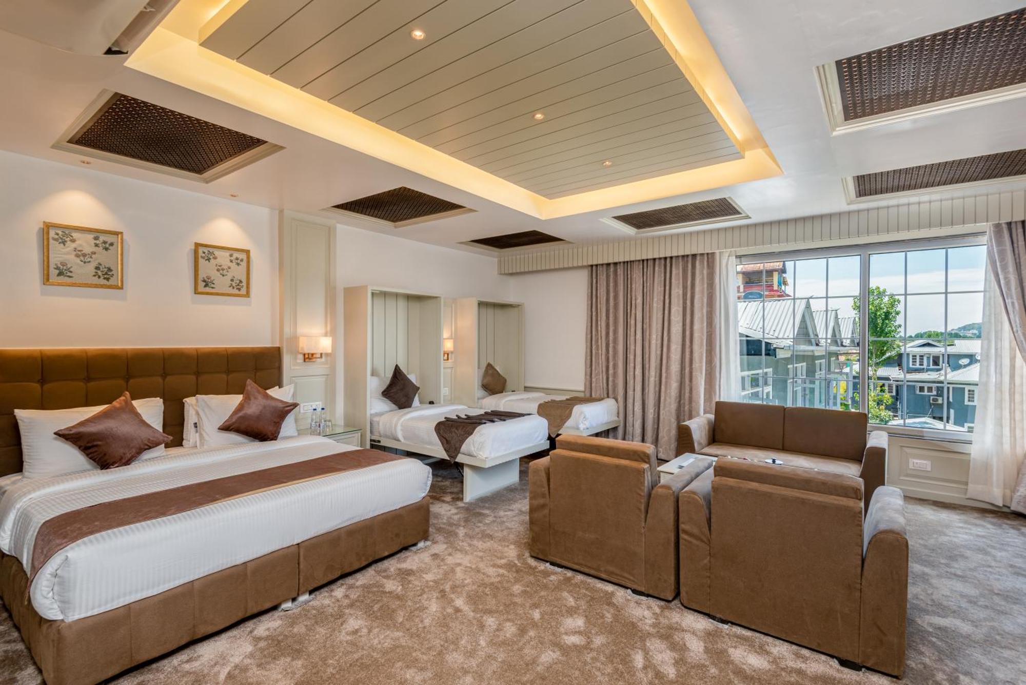 Hotel Grand Boulevard Durgjan Kültér fotó