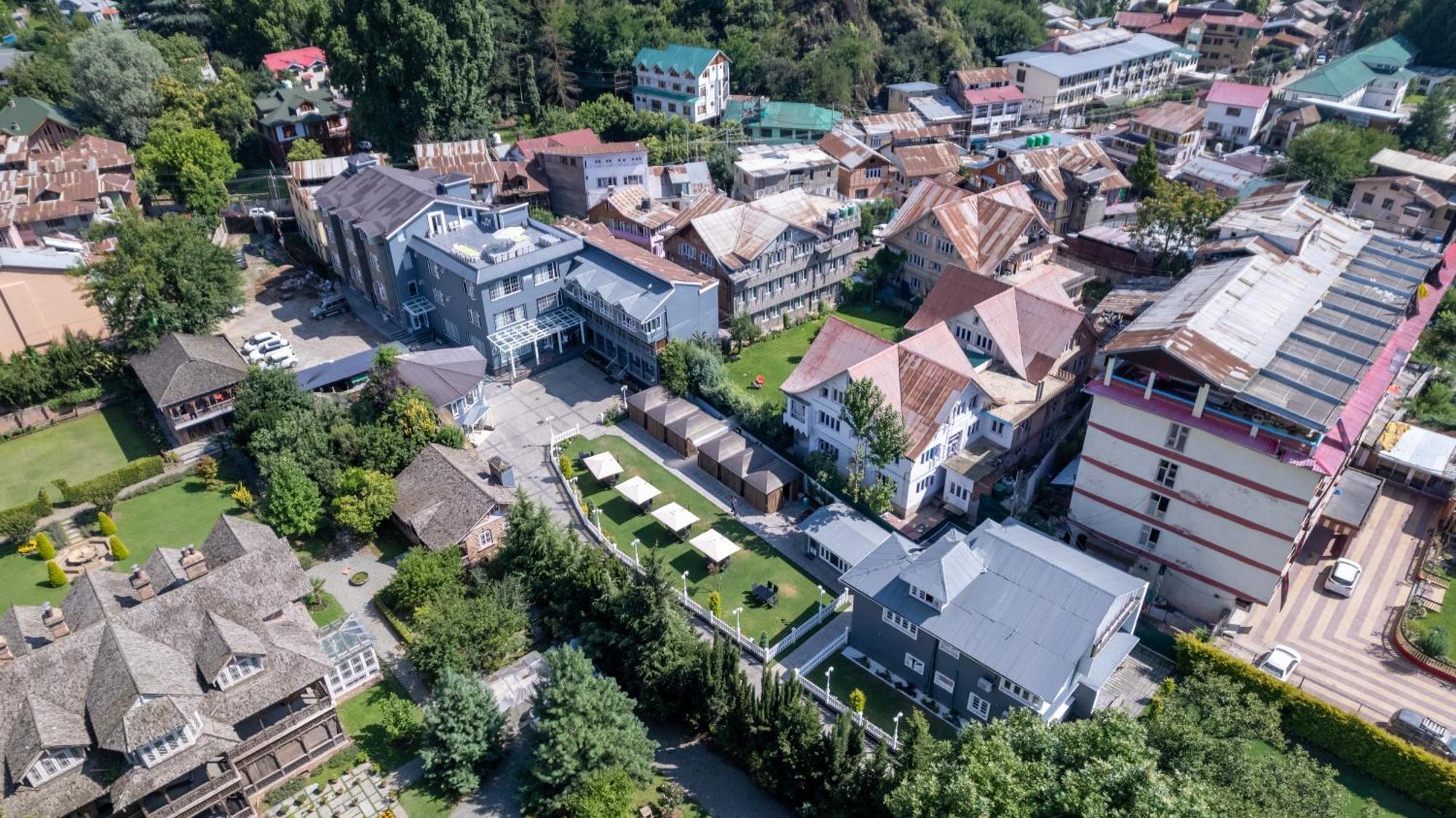 Hotel Grand Boulevard Durgjan Kültér fotó