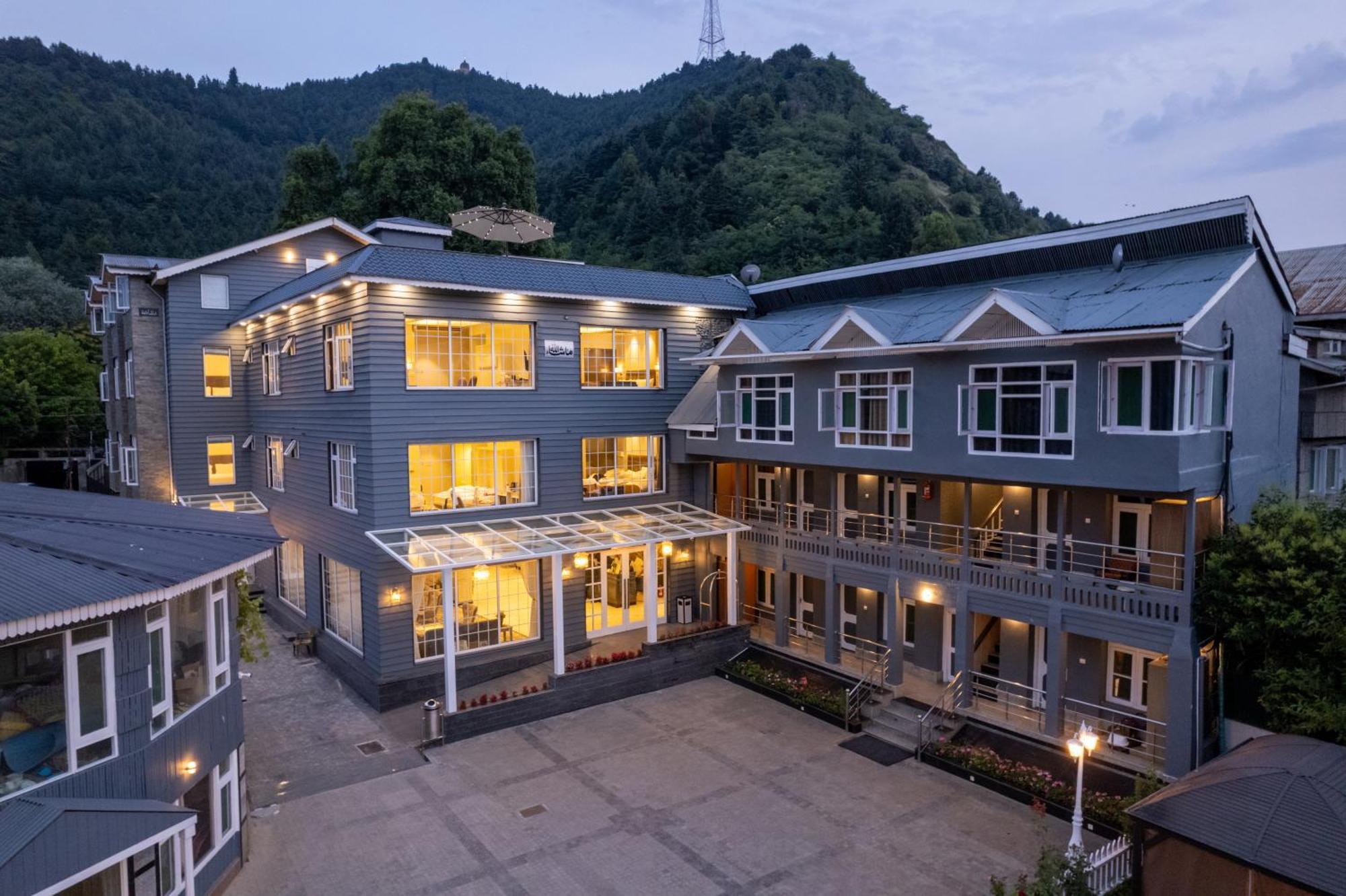 Hotel Grand Boulevard Durgjan Kültér fotó
