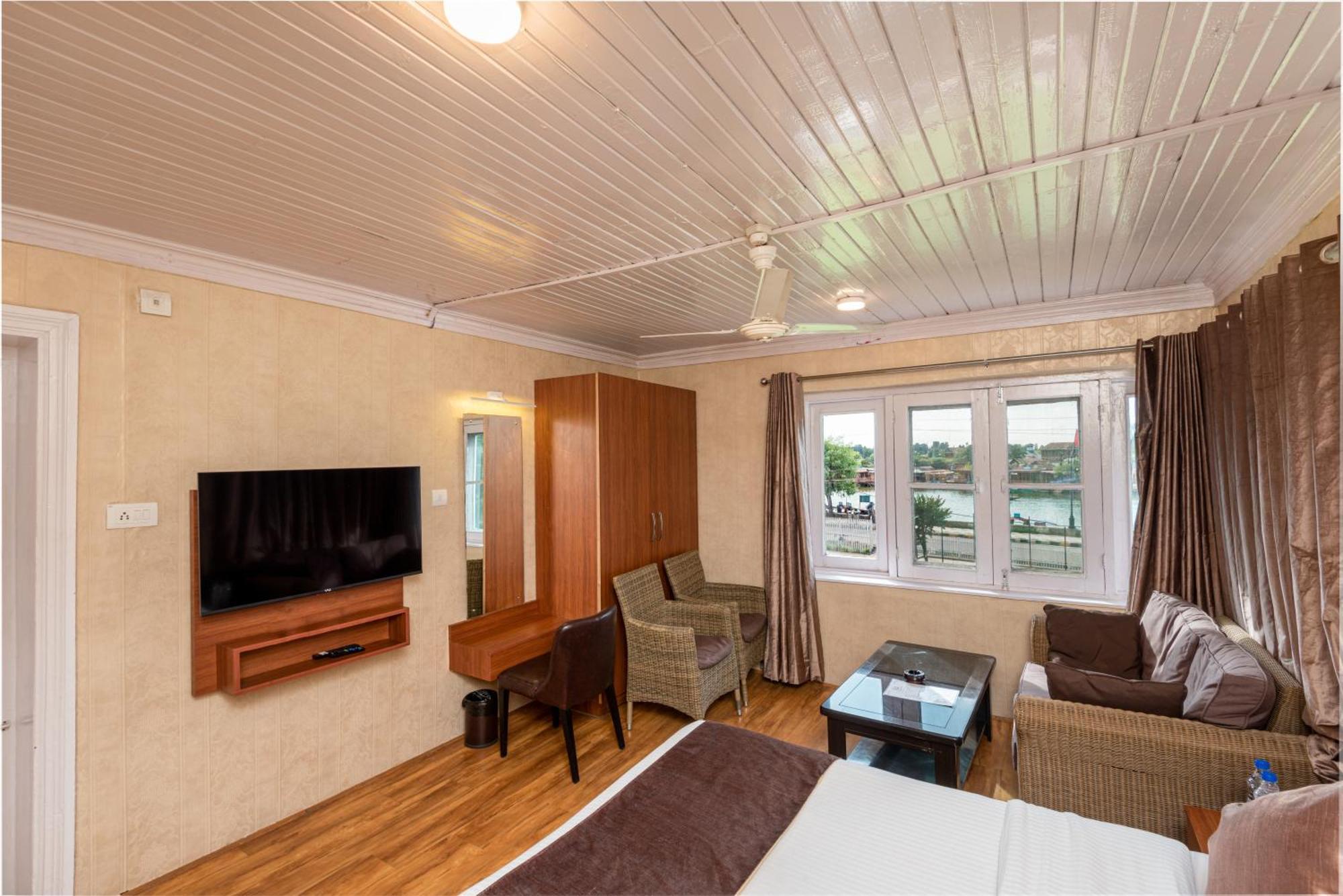 Hotel Grand Boulevard Durgjan Szoba fotó